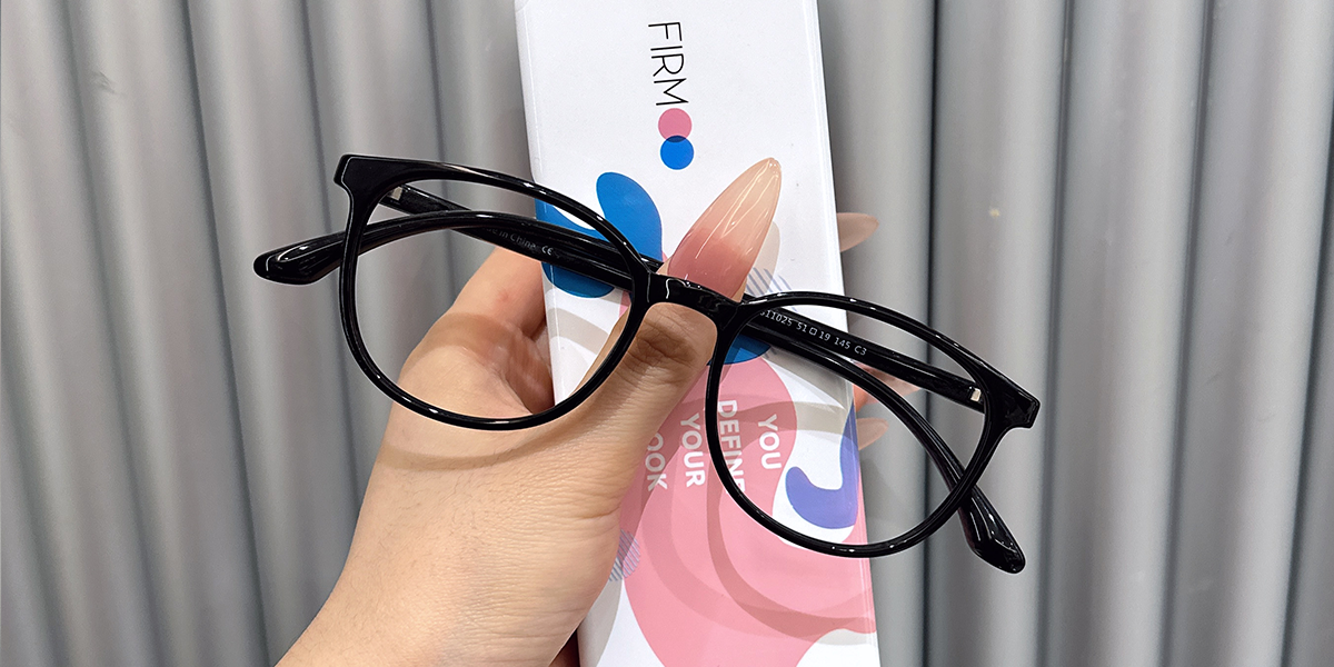 新品未使用Good Pfrill 落ち着きと上品さのある一味違うメガネ