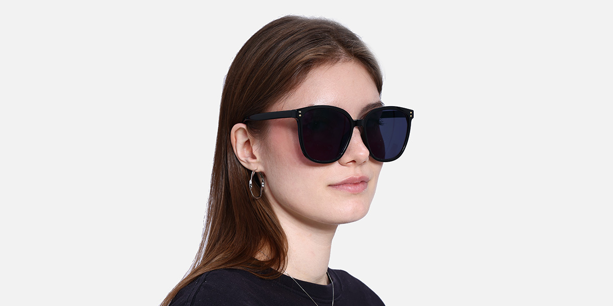 High End 89 Square Black And Gold Sunglasses With Metal